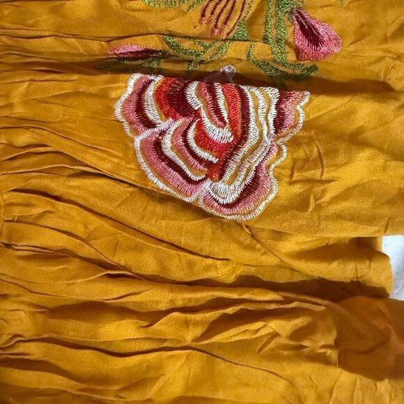 Feathers Yellow  Blouse - Picture 3 of 4